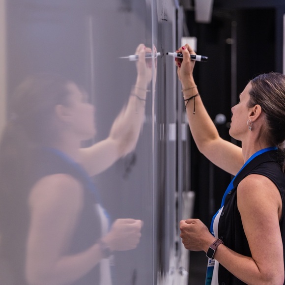 I sell my pieces so I can shop yours (itβs all about balance, right? π
π¨π¦ - Picture 2 of 6